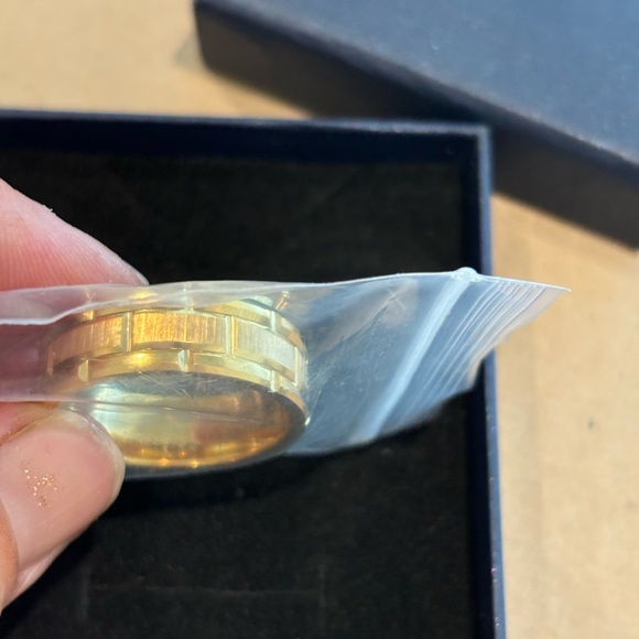 TRUMIUM‎ 8mm Mens Tungsten Wedding Band Silver/Gold/Black Brick Pattern - Picture 2 of 10